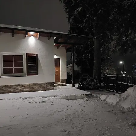 Pod Cisem Nyaraló *