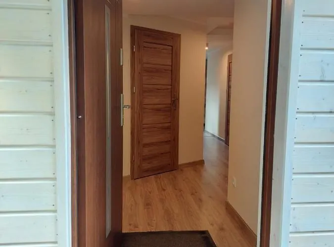 Pod Cisem Nyaraló *